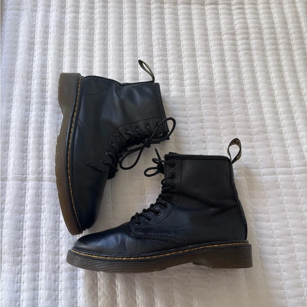 : : DR. MARTENS Kids Boots : :